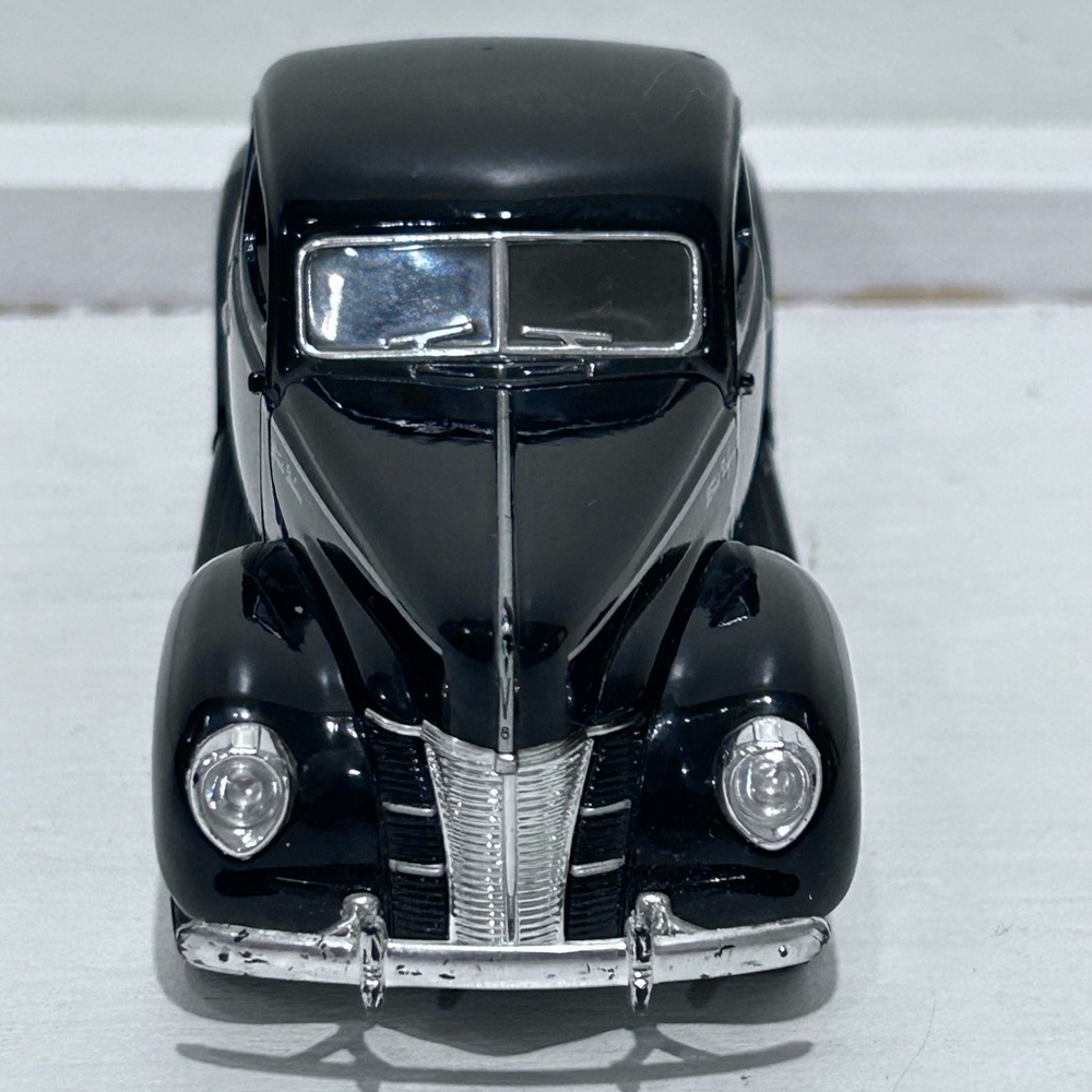 Ford‎ Deluxe Black Diecast Vintage Model Car SS 5740 1/34 Ford 5-Window Coupe